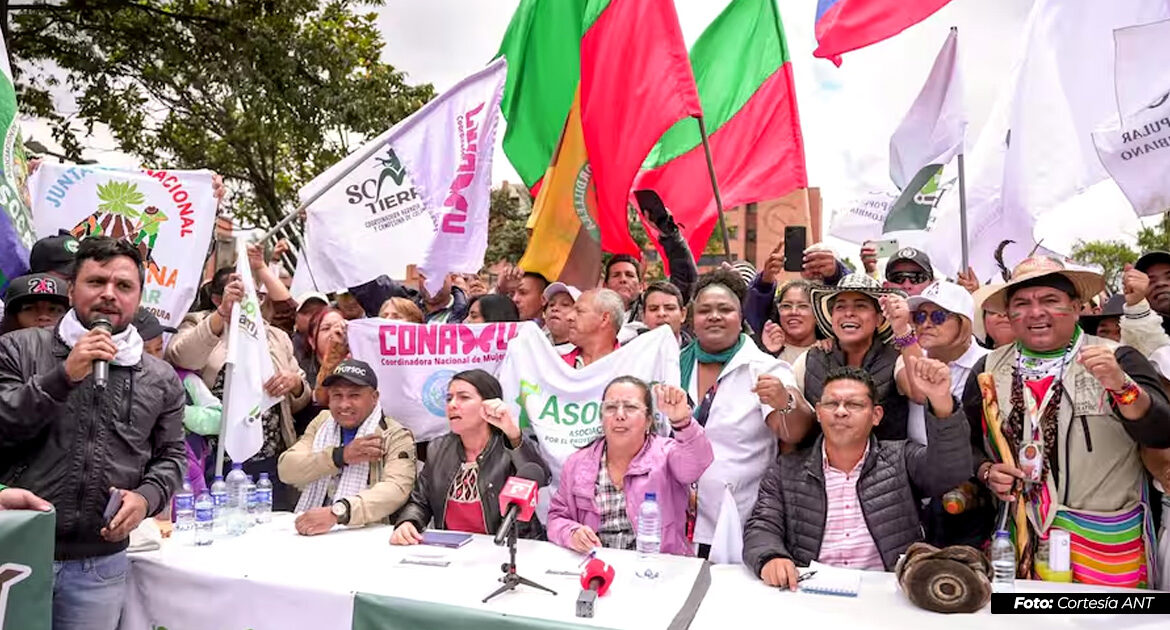 Campesinos radican consulta popular para acceder a tierras, derechos y justicia