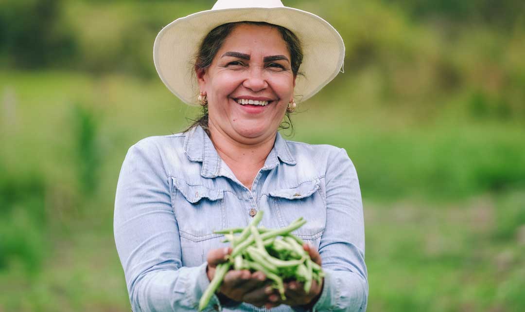 mujer-campesina-sonriendo